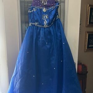 Gorgeous party dress great for quinceanera,  sweet 16s, pageants ,  bridal party